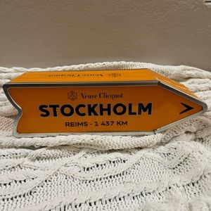 Vueve Areow collectible